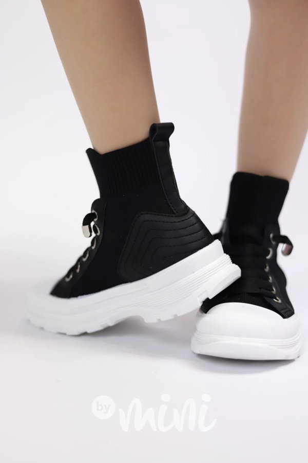 Černé sneakersy