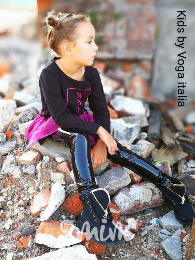 Lesklé stretch legíny