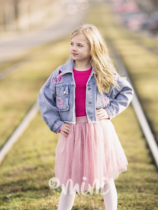 Pink ripped jeans bunda