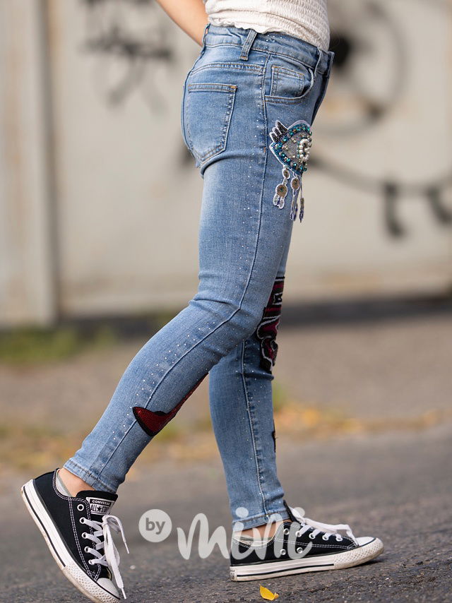 Fashion jeansy s aplikací