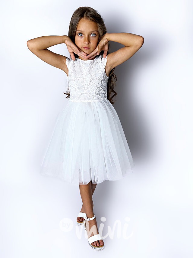 Bílé dětské šaty pro družičky