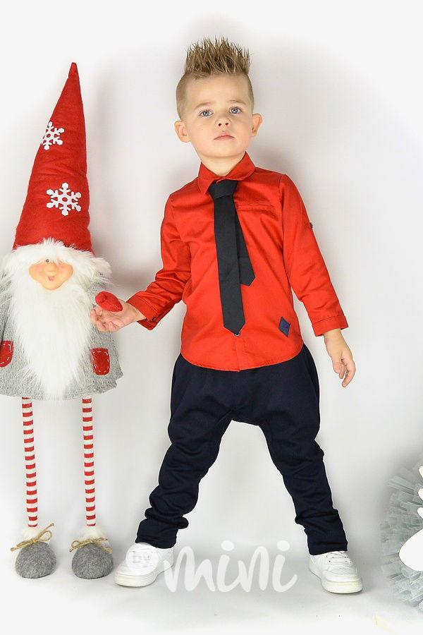 Červená košile + kravata + kalhoty