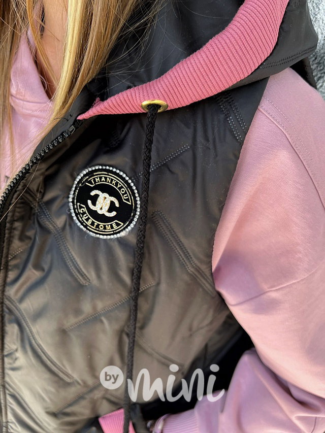 Dlouhá černá vesta