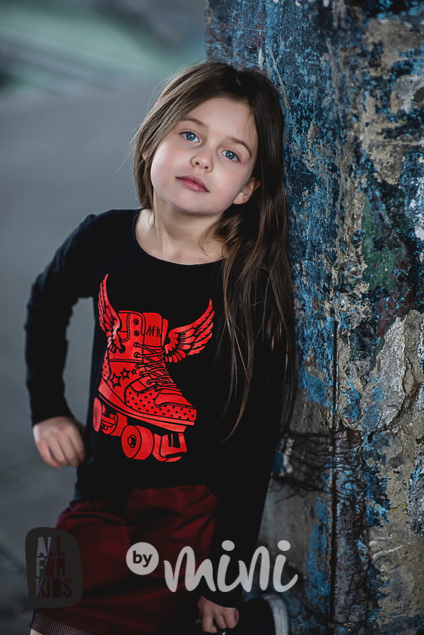 In-line triko red