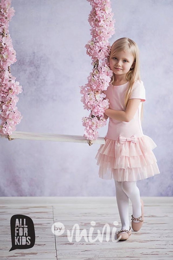 Lady pink dress