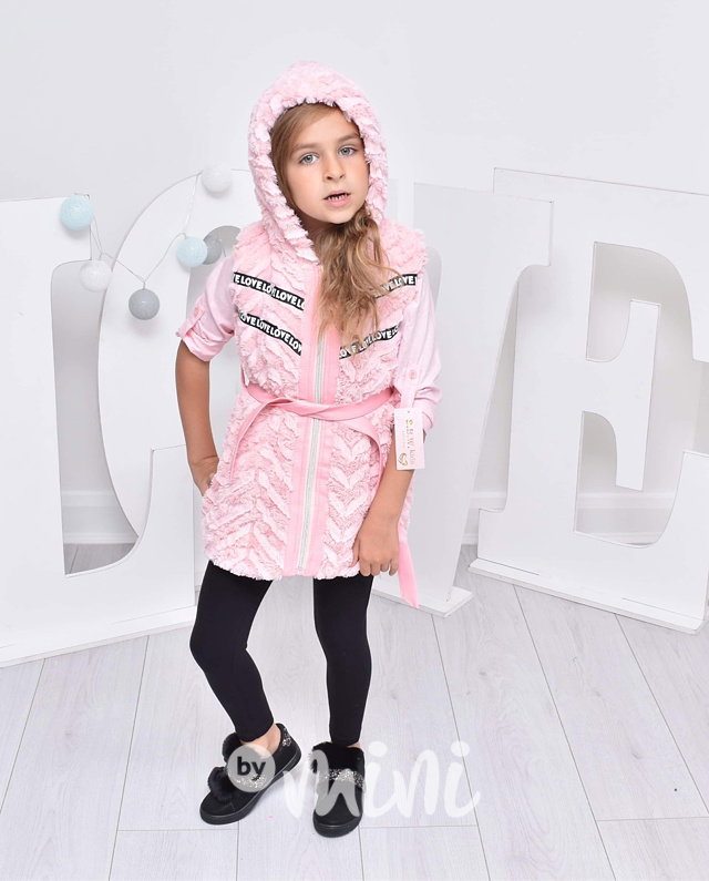 Růžová chlupatá vestička s páskem