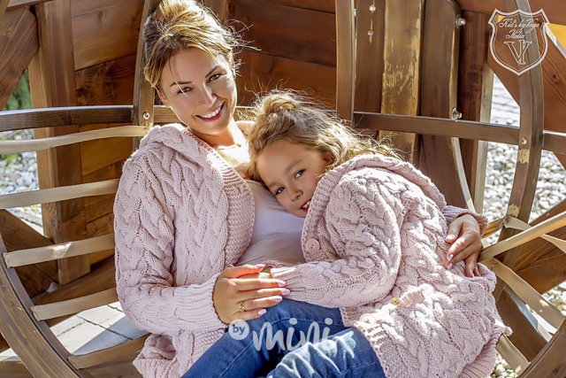 Růžový svetřík Mom & Daughter