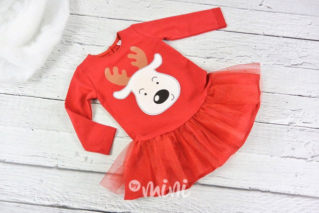 červené dívčí šaty se sobem