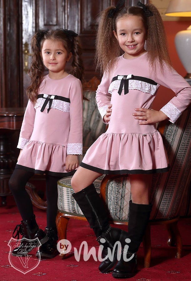 Růžové šatečky se zdobením