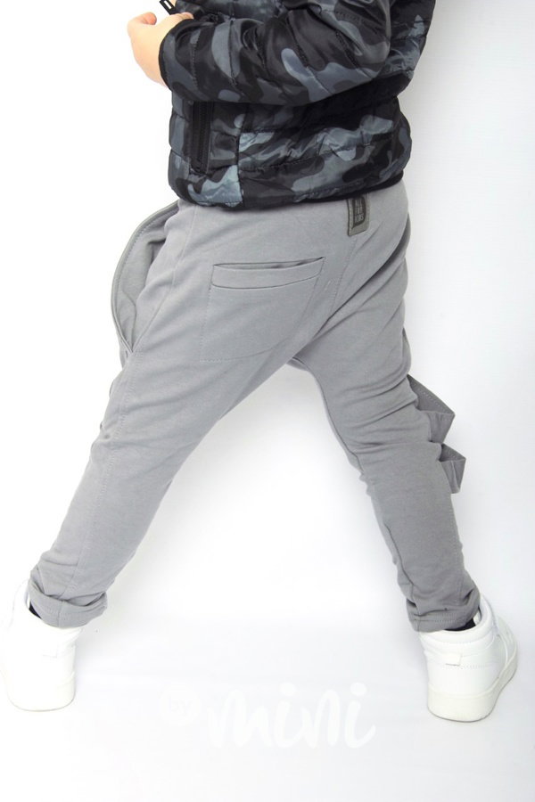 Šedé baggy s laclíky