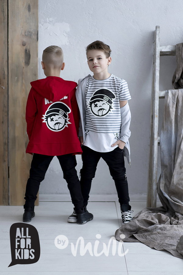 Černé tepláčky se zipy a prošitím