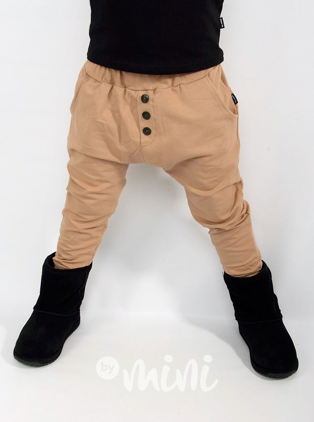 Baggy tepláčky s knoflíky - karamel