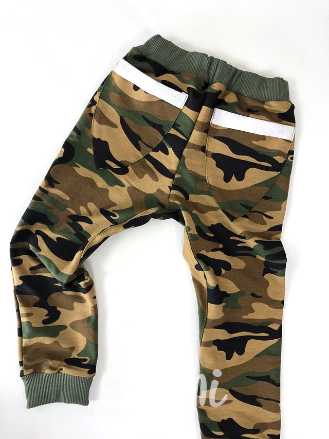 Brown army tepláčky