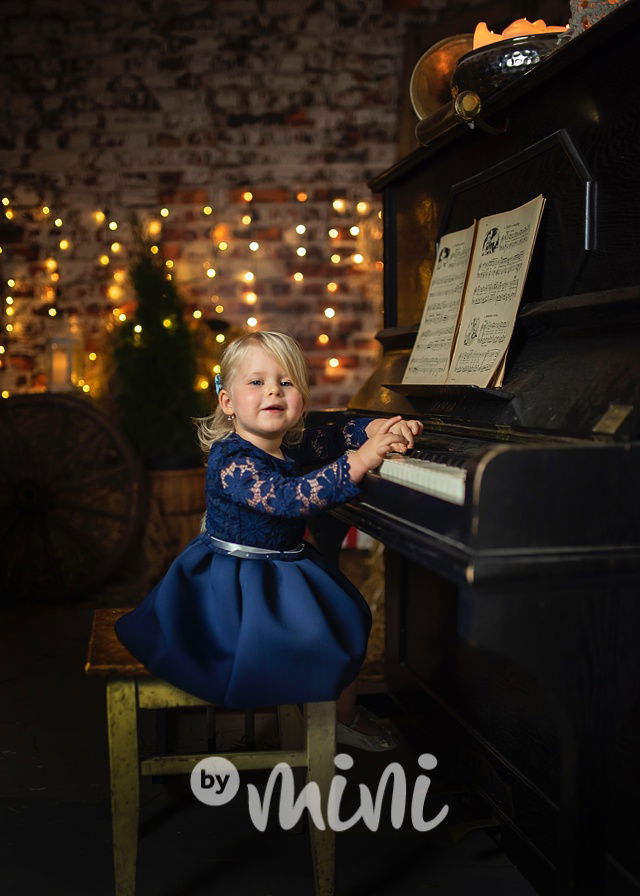 Krajkové šaty s nemačkavou sukní Ewa