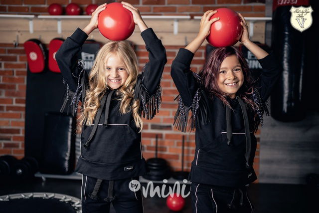 Voga souprava třásně - černá