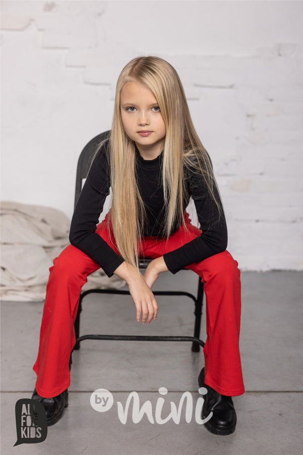 Červené kalhoty do zvonu