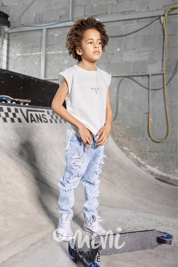 Acid wash ripped blue jeans *MashMnie*