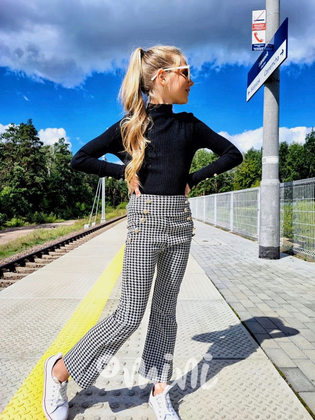 Svetříkový rolák s knoflíčky černý