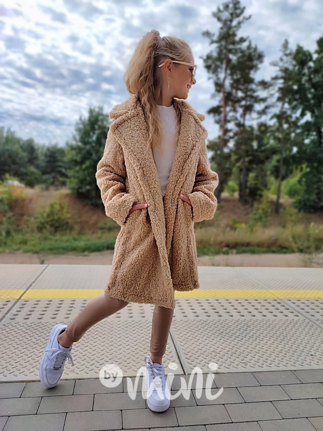 Alpaka béžový zimní kabát s chloupkem uvnitř