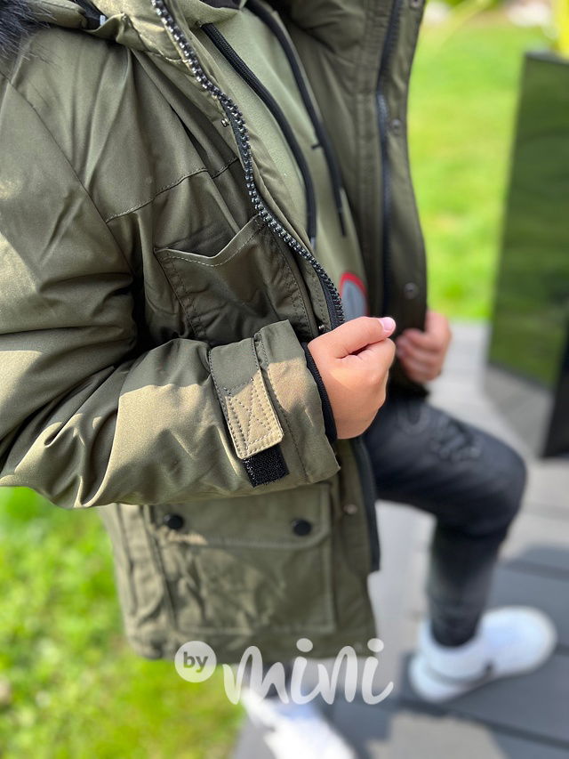 Zimní parka s kožíškem khaki