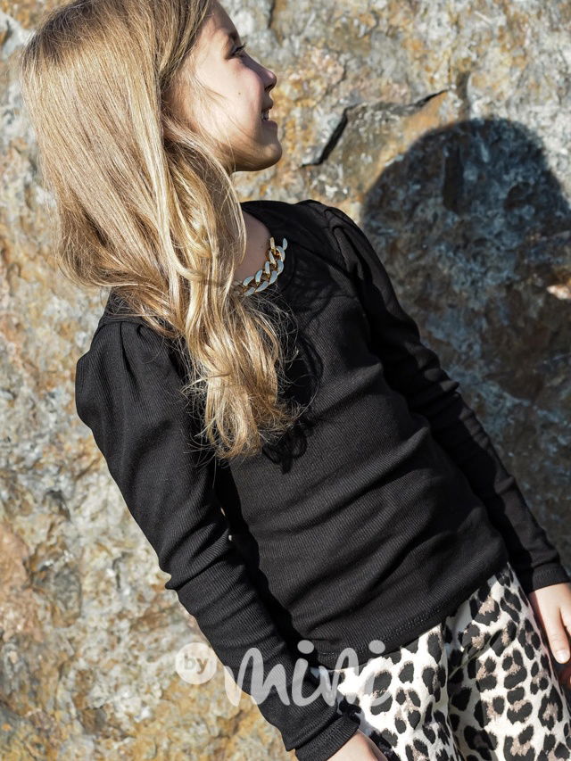 Černá blůzka se zdobením