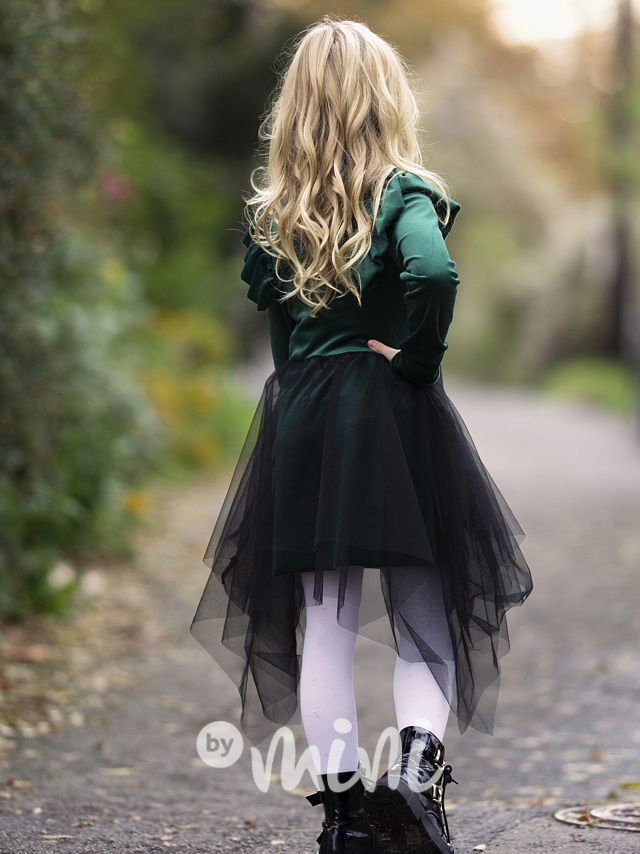 Smaragdové šaty s tylovou sukní + řetízek