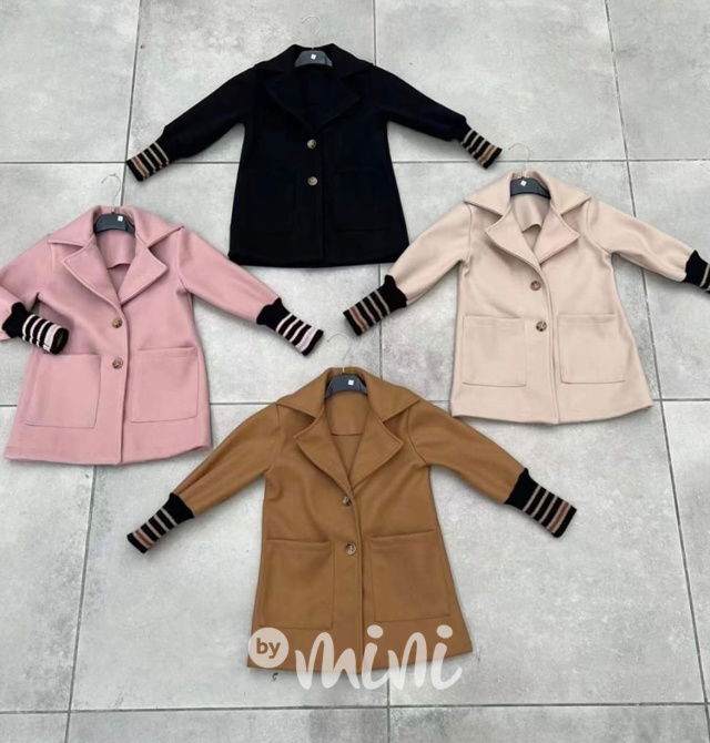 Flaušový kabát s dlouhými náplety černý