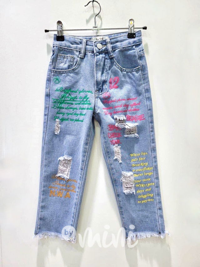 Spring fashion ripped jeans