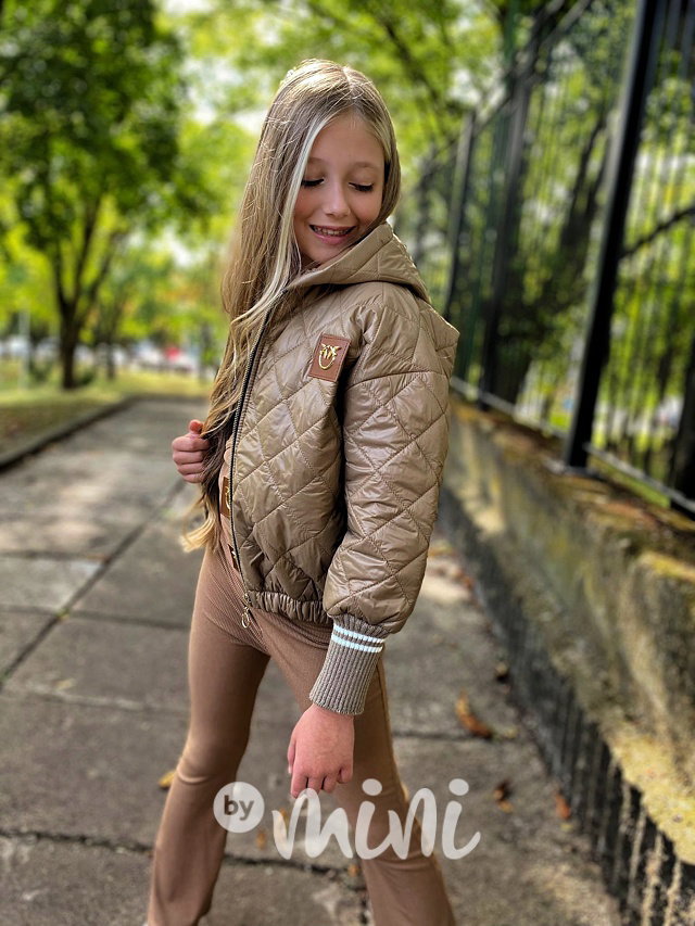 Beige prošívaná bunda s náplety