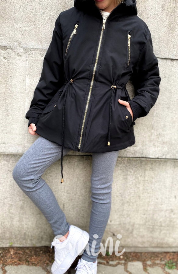 Černá podzimní parka