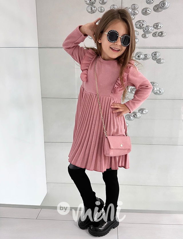 Pudrové teplé šaty s kabelkou
