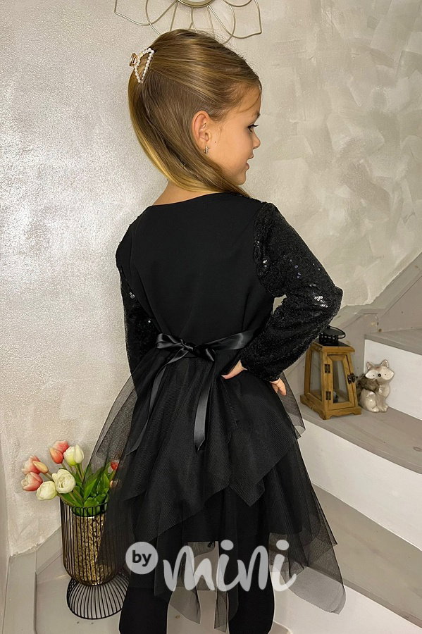 Metallic black flitr šaty s tylem
