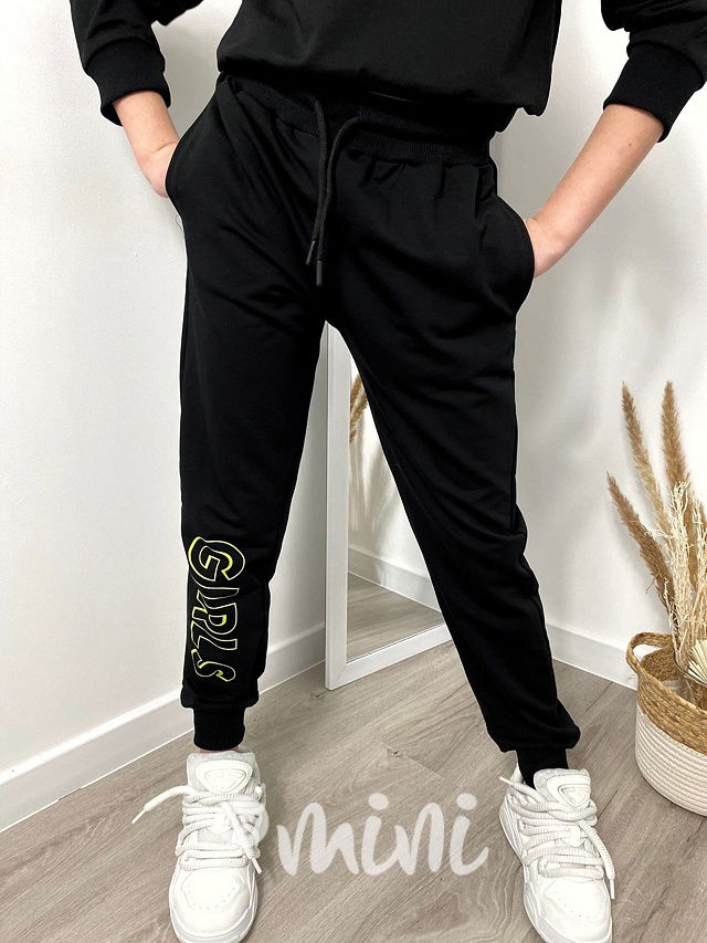 SPACE relaxed souprava černá