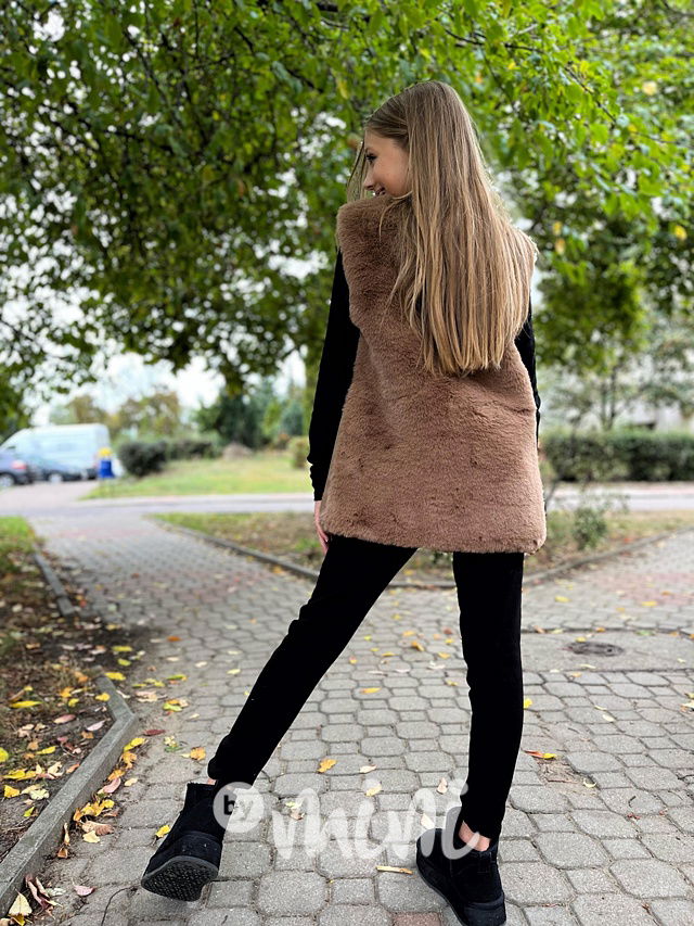 Chlupatá vestička coffee