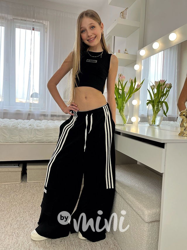 YOURSELF crop top černý