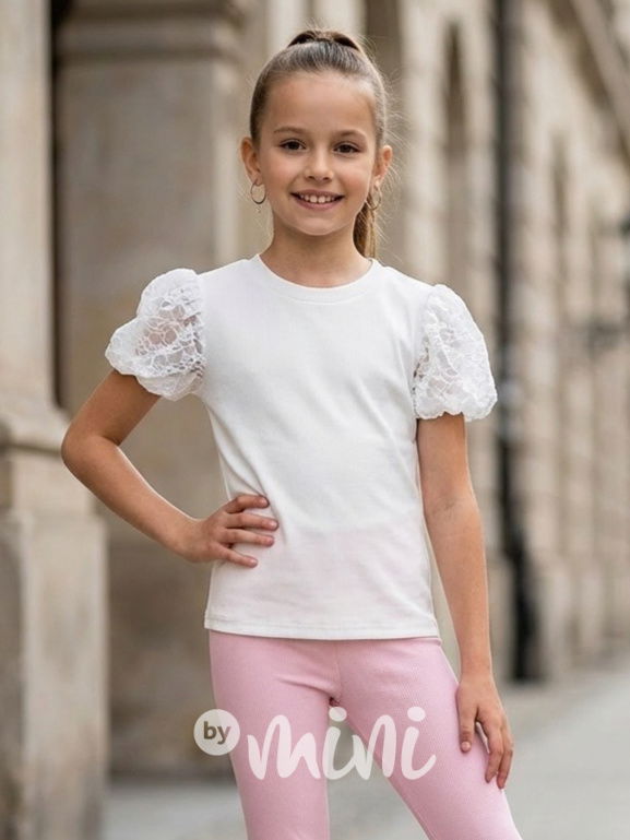 Bílá blůzka s nadýchanými rukávy