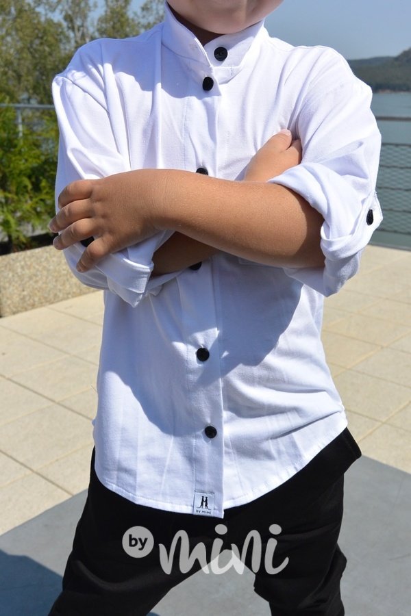Bílá košile s korejským límečkem