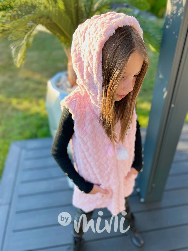 Chlupatá srdíčková vesta Kitty pink
