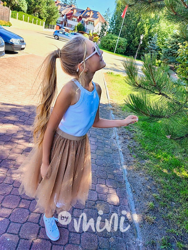 Béžová sukně se stříbrnými puntíky