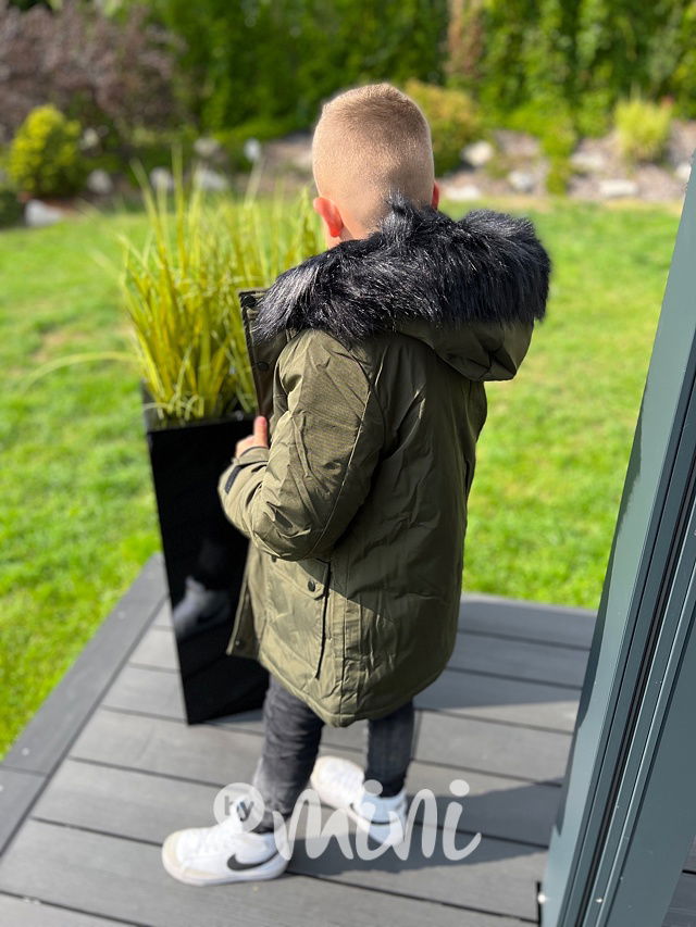 Zimní parka s kožíškem khaki