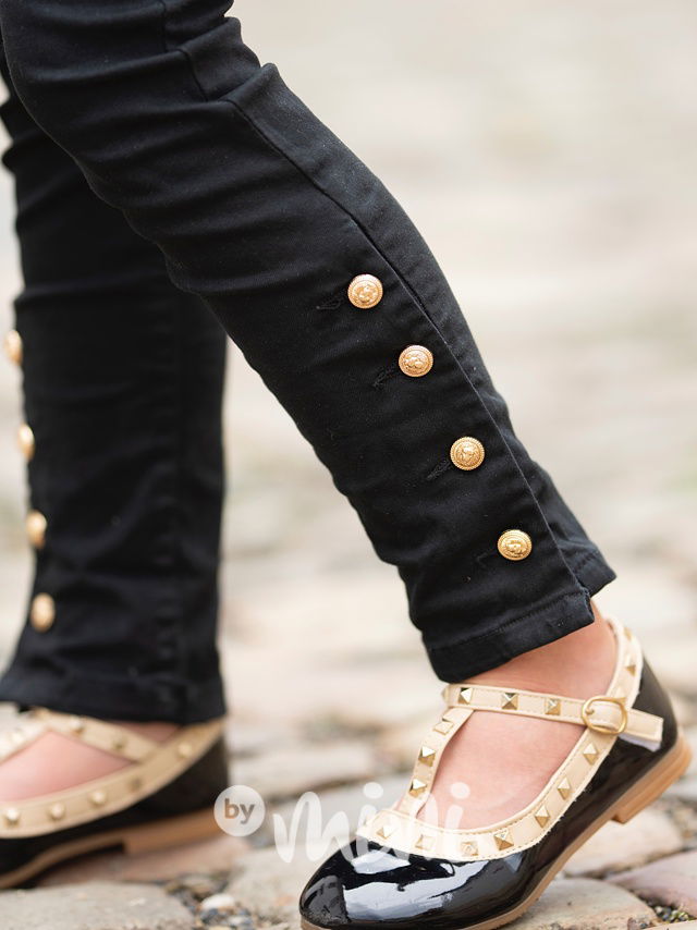 Černé stretch jeansy se cvoky