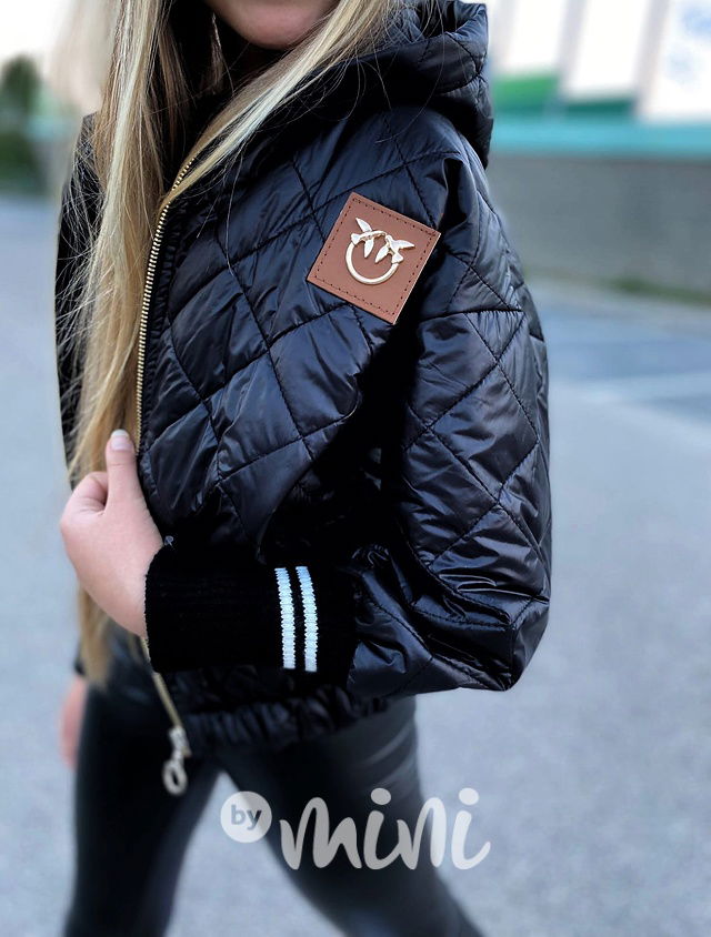 Černá prošívaná bunda s náplety