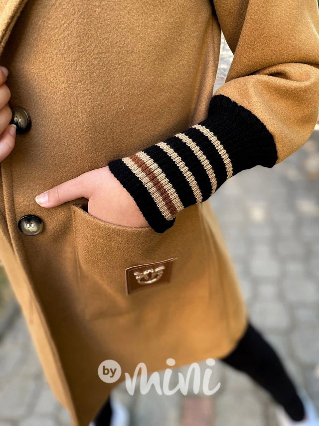 Flaušový kabát s náplety caramel