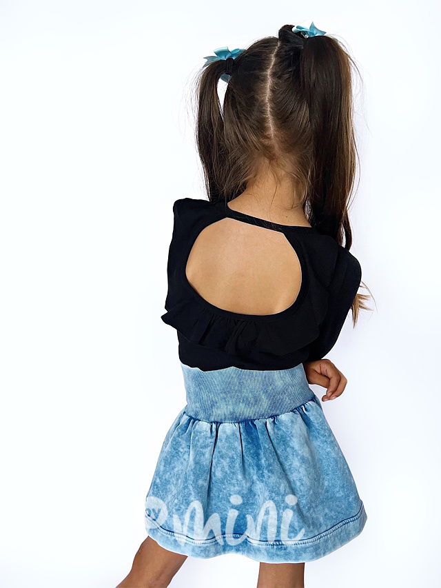 Černá blůzka s otevřenými zády a řasením