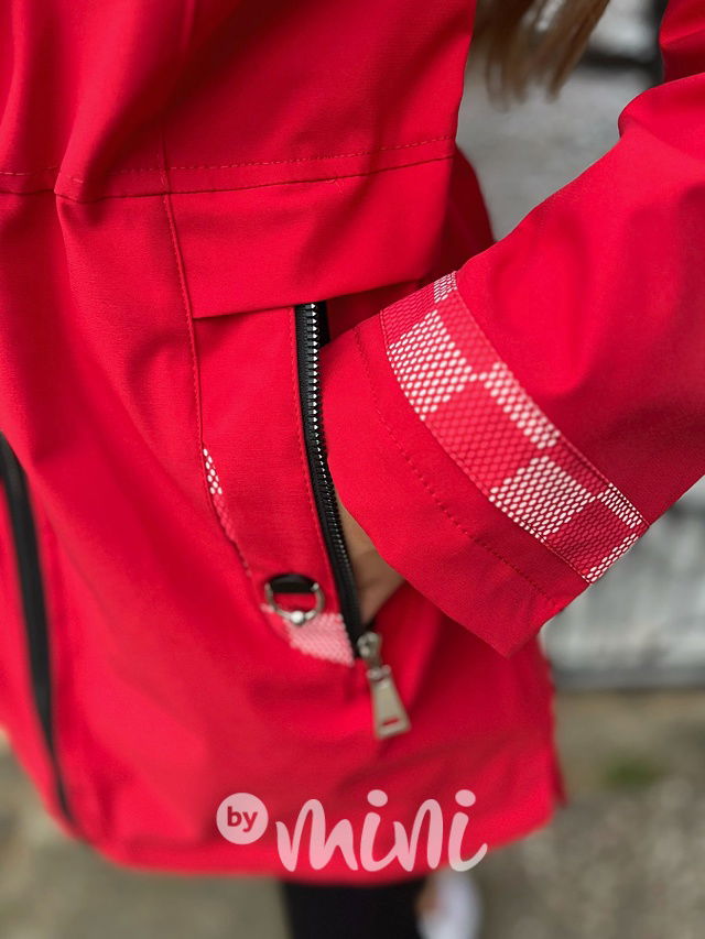 Jarní červená parka