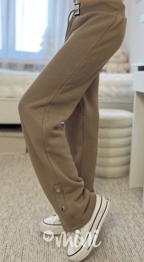 Zateplené volné tepláky se cvoky beige