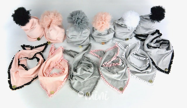 Grey white pompon set