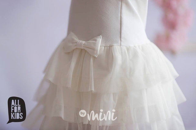 Lady white dress