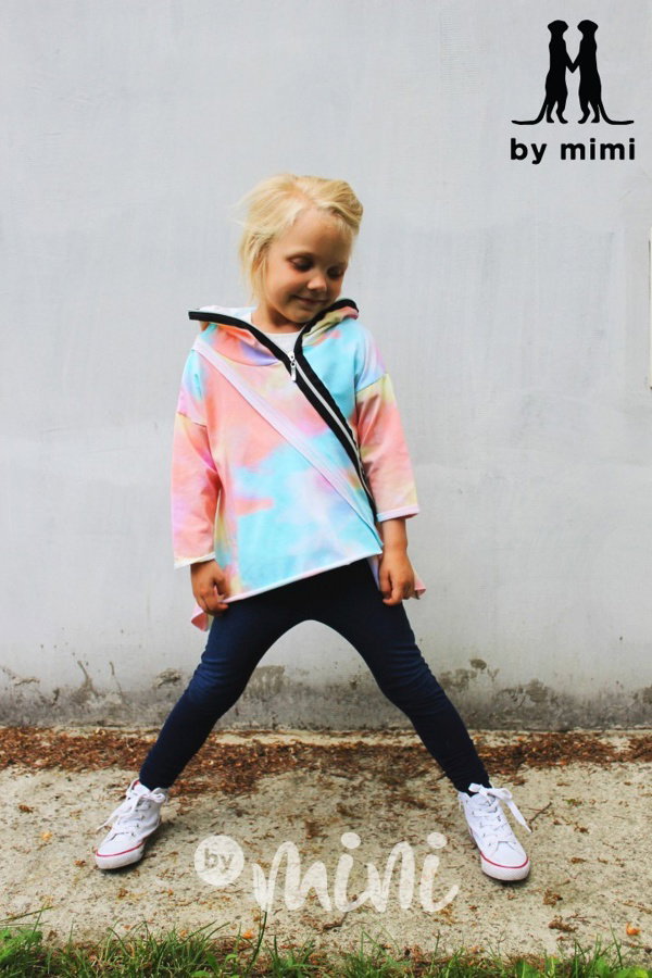 Asymetrická duhová mikina