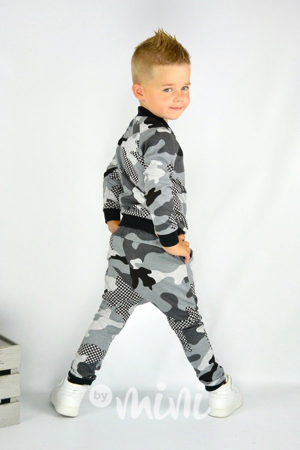 Šedá army souprava